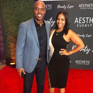 Woman’s Cameo dress two-toned size M